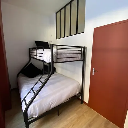 Отель La Bonne Hotesse 3*