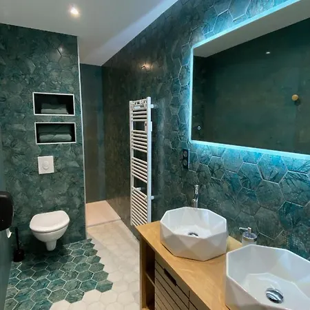 La Bonne Hôtesse 3* Chambon-sur-Lac