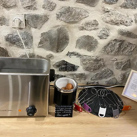 La Bonne Hôtesse Chambon-sur-Lac