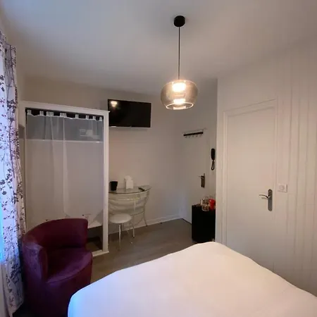 La Bonne Hotesse Отель 3*