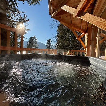 Отель La Bonne Hotesse 3*