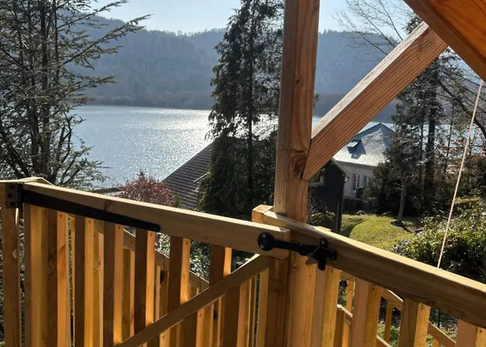 Отель La Bonne Hotesse Шамбон-сюр-Лак